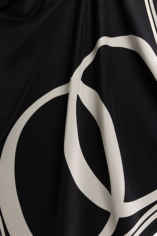 Noor Logo Siyah-Krem Krep İpek Şal 70x210 - 2
