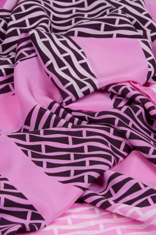 OO Logo Silk Shawl Pink - 3