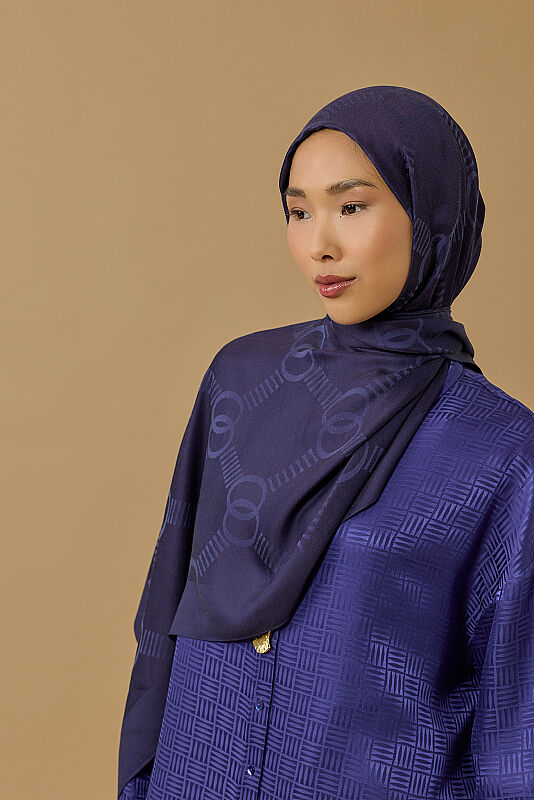Petek Logo Navy Blue Naia Lyocell Jacquard Shawl 70x210 - 5
