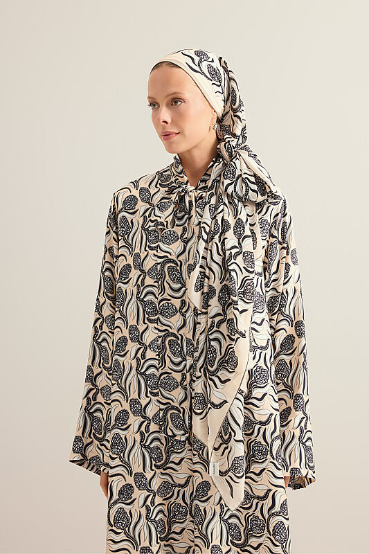 Pine Cone Blossom Cream-Gray Crepe Silk Scarf - 5