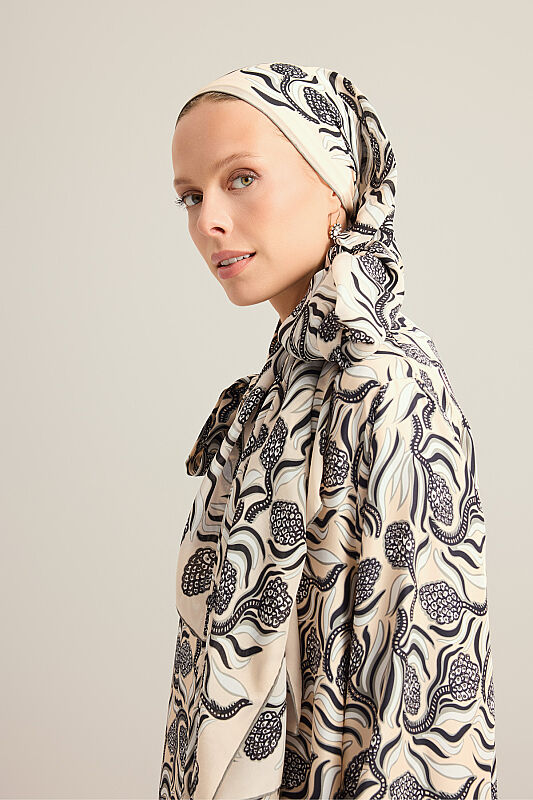 Pine Cone Blossom Cream-Gray Crepe Silk Scarf - 1