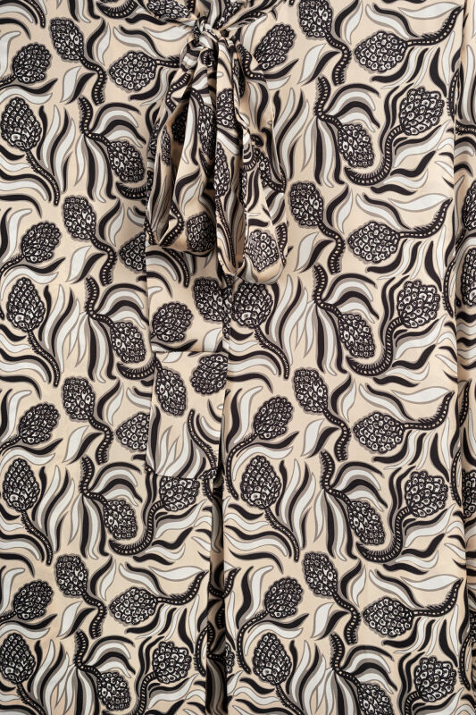 Pinecone Blossom Cream-Gray Neckline Twill Silk Dress - 2