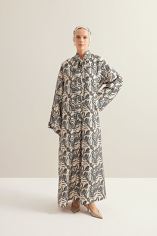 Pinecone Blossom Cream-Gray Neckline Twill Silk Dress - 3