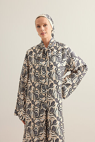 Pinecone Blossom Cream-Gray Neckline Twill Silk Dress - 7