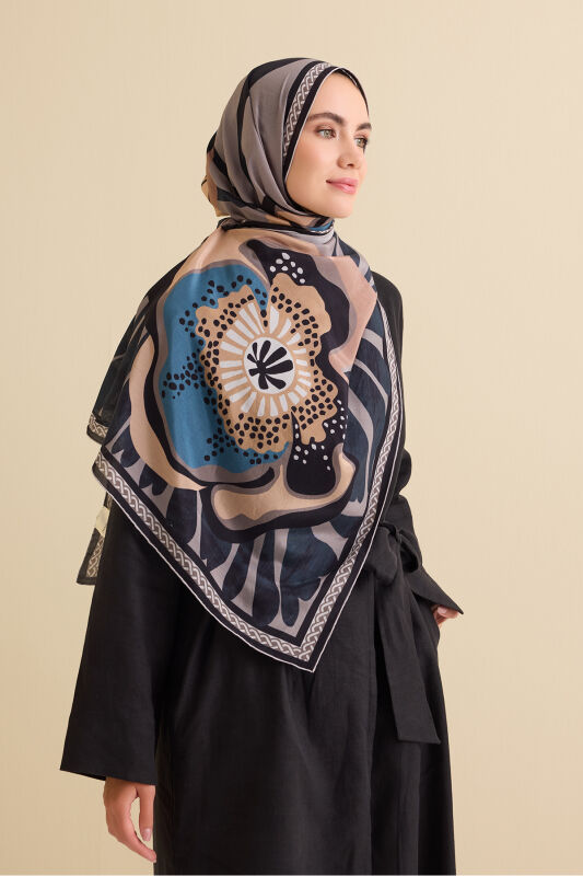 Poppy Gray Cotton Floss Shawl - 5