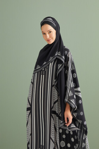 Road of Winds Silk Kaftan Black - 5