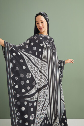 Road of Winds Silk Kaftan Black 