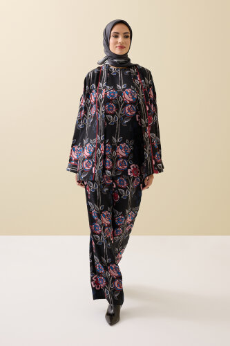 Rose Ivy Silk Twill Black Silk Undershirt - Imannoor (3)