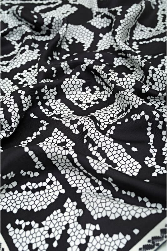 Selçuklu Mozaik Siyah Tivil İpek Eşarp 90x90 - 4