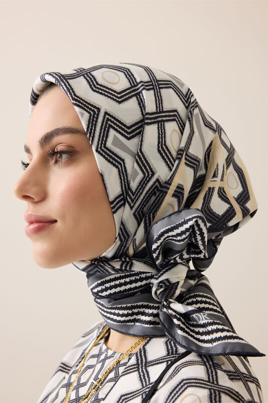 Seljuk-i Cage Black and White Twill Silk Scarf - 3