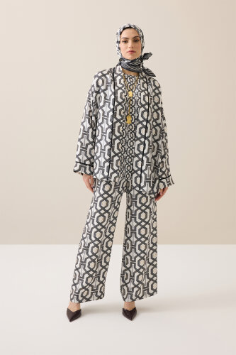 Seljuk-i Cage Black and White Twill Silk Short Kimono 