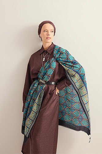 Shamsa and Mihrab Petroleum-Turquoise Wool Scarf 