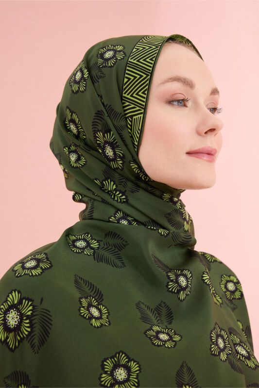 Sprinkle Flower Green Crepe Silk Shawl - 3