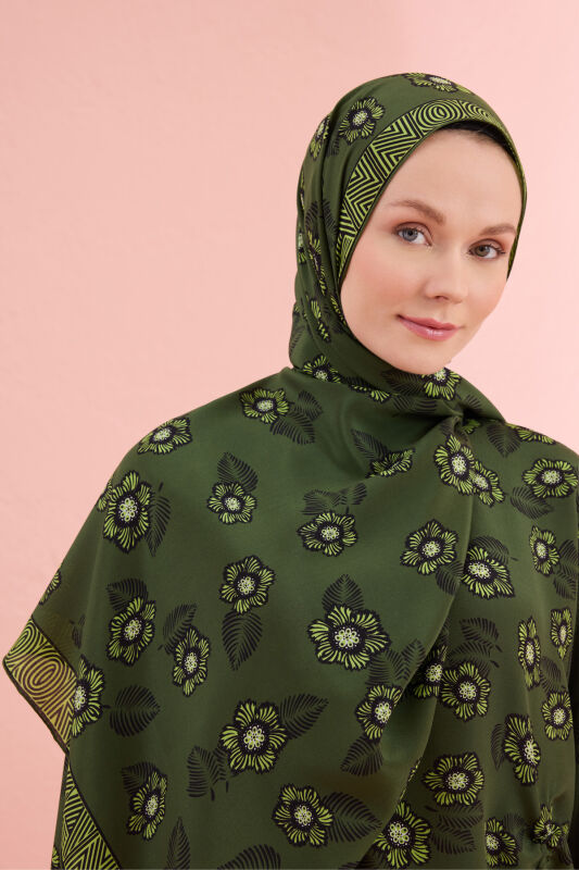 Sprinkle Flower Green Crepe Silk Shawl - 5