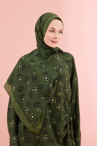 Sprinkle Flower Green Crepe Silk Shawl 