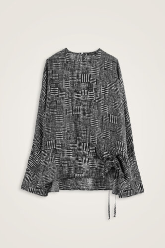 Taş Duvar Siyah Kısa Büzgülü İpek Bluz - Imannoor (1)