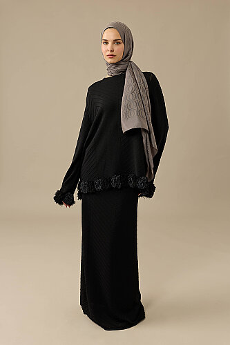 Tassel Flower Black Knitted Skirt - Imannoor