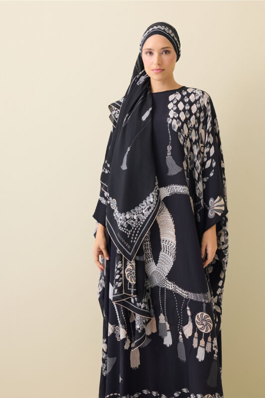 Tassel Noor Black Silk Kaftan Shawl - 3