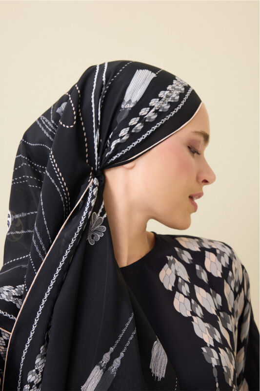 Tassel Noor Black Silk Kaftan Shawl - 6