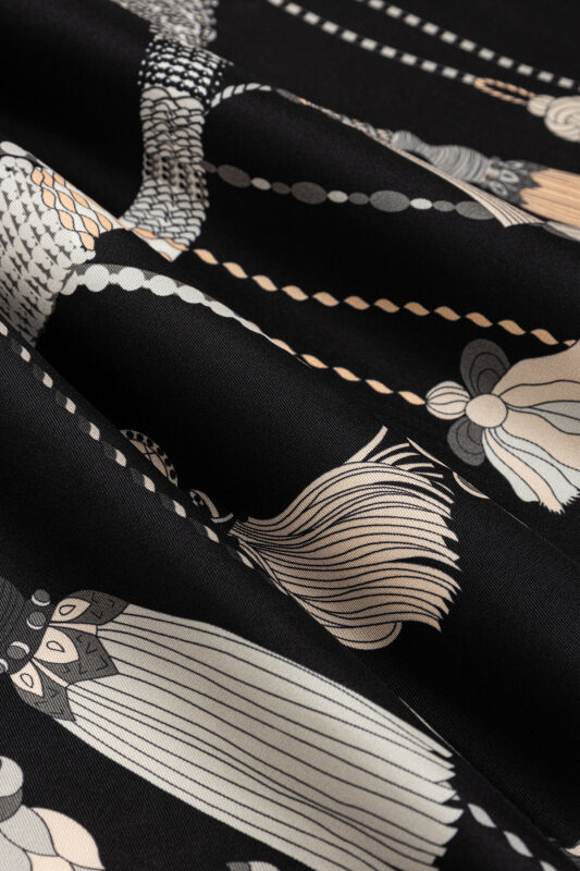 Tassel Noor Black-White Crepe Silk Scarf - 4