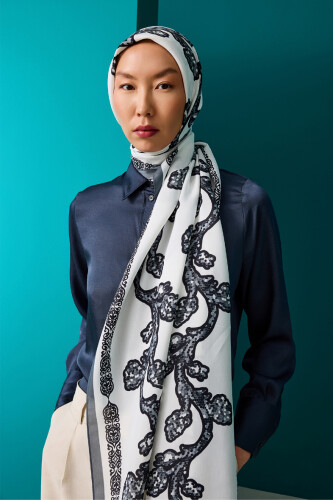 Three Ivy Shawl White - 3