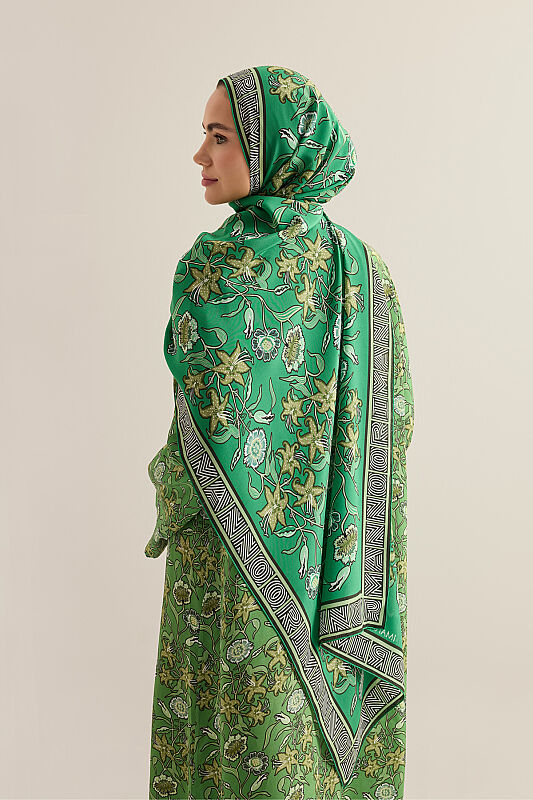Tiger Blossom Green Crepe Silk Dress Shawl - 3
