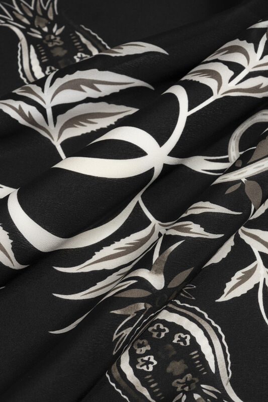 Tulip Era Black Silk Shawl - 2
