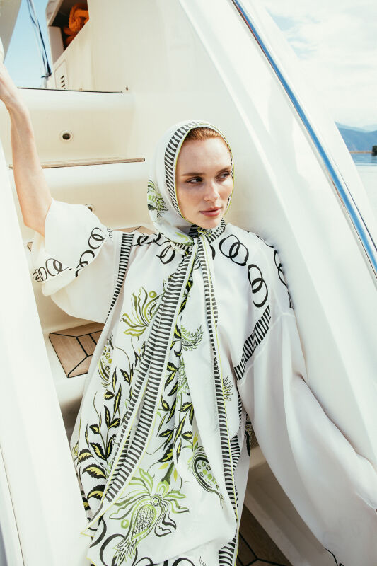 Tulip Era Green Silk Shawl - 1