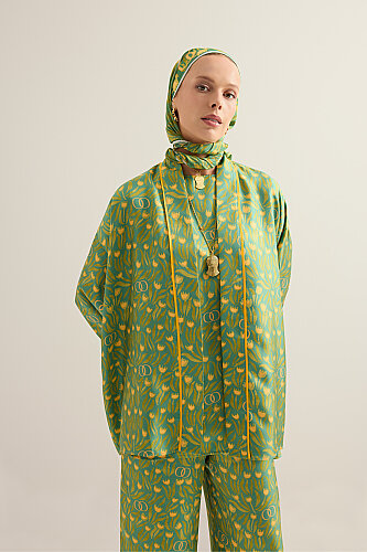 Tulip Field Green Crepe Silk Sleeveless Blouse - 3