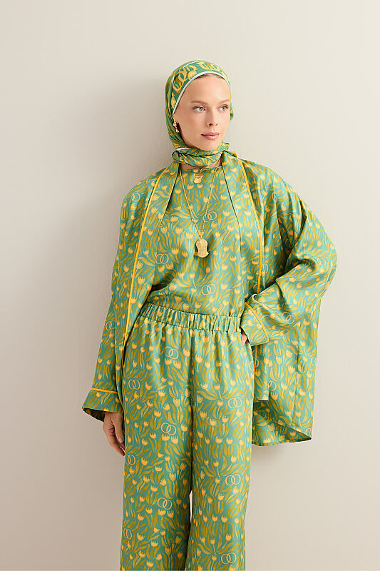 Tulip Field Green Crepe Silk Sleeveless Blouse - 1