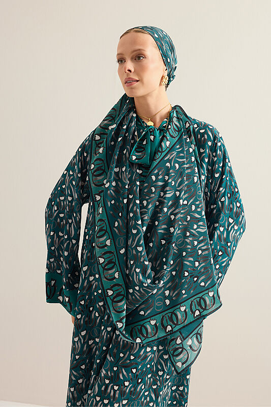 Tulip Field Petroleum Crepe Silk Scarf - 3