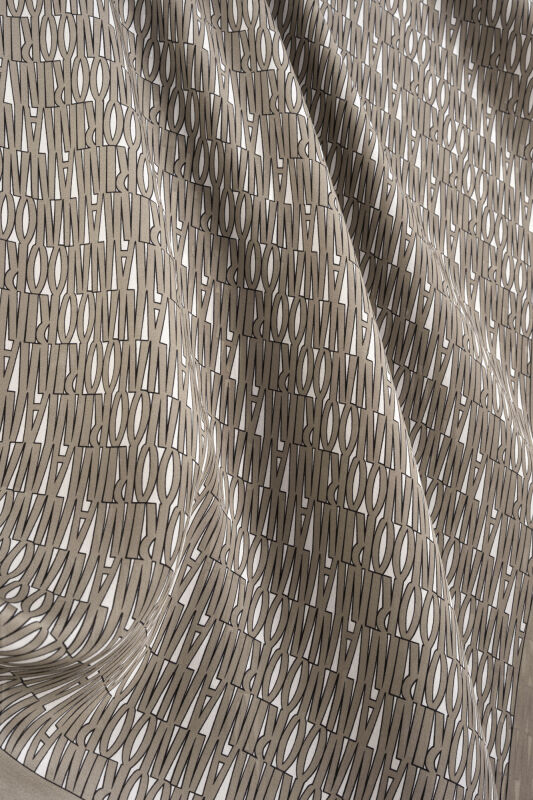 Yazı Bej Krep İpek Gömlek Şalı 70x210 - 4