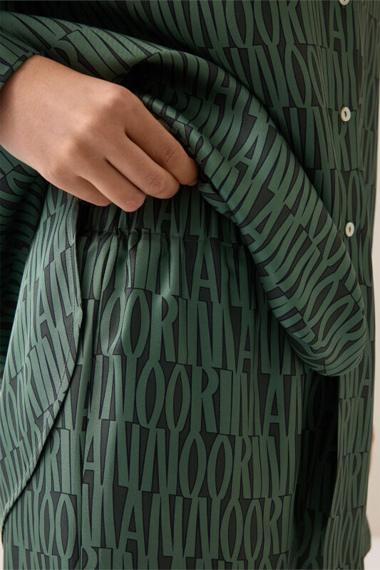 Yazı Desen Yeşil Tivil İpek Pantolon - 3