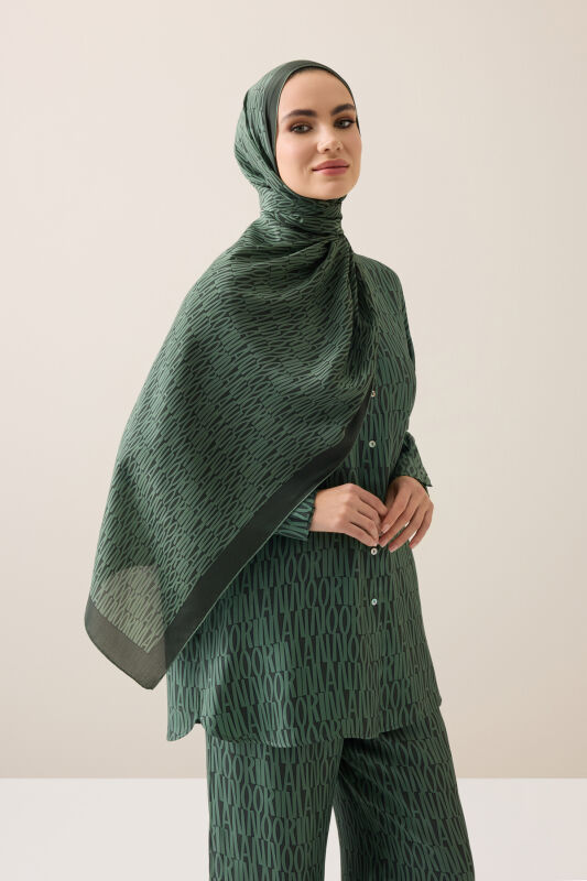 Yazı Yeşil Krep İpek Gömlek Şalı 70x210 - 5