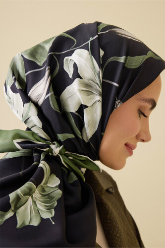 Zambak Siyah-Yeşil Tivil İpek Eşarp 90x90 - Imannoor (1)
