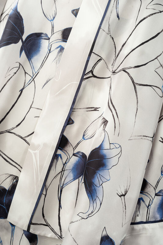 Zambaklar Açarken Gümüş Tivil İpek Kısa Kimono - 2