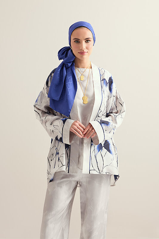 Zambaklar Açarken Gümüş Tivil İpek Kısa Kimono - 7