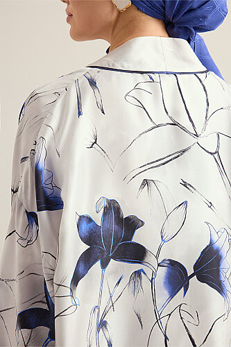 Zambaklar Açarken Gümüş Tivil İpek Kısa Kimono - 5